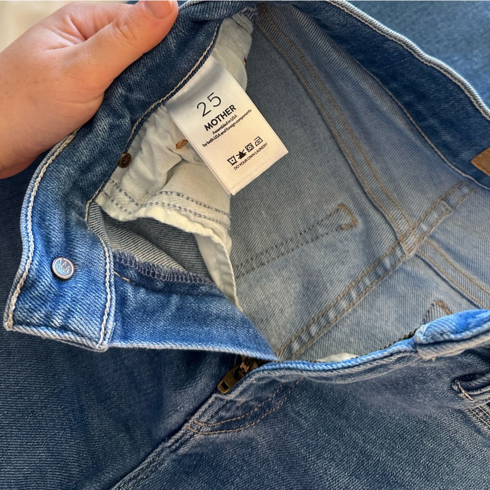 Mother The Lil Weekender Flare Jeans Size 25 in Layover Wash - Picture 4 of 9